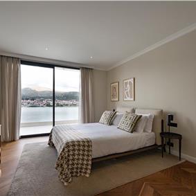 Selection of 5 bedroom seafront villas with pool on Ciovo near Trogir, sleeps 10